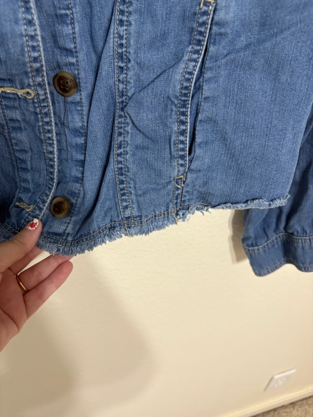 Tommy Bahama Denim Jacket – Cropped Frayed Hem | Size M - Picture 2 of 4